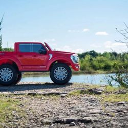 Huffy 12V Ford F-150 Lariat Ride-On Car - Red 