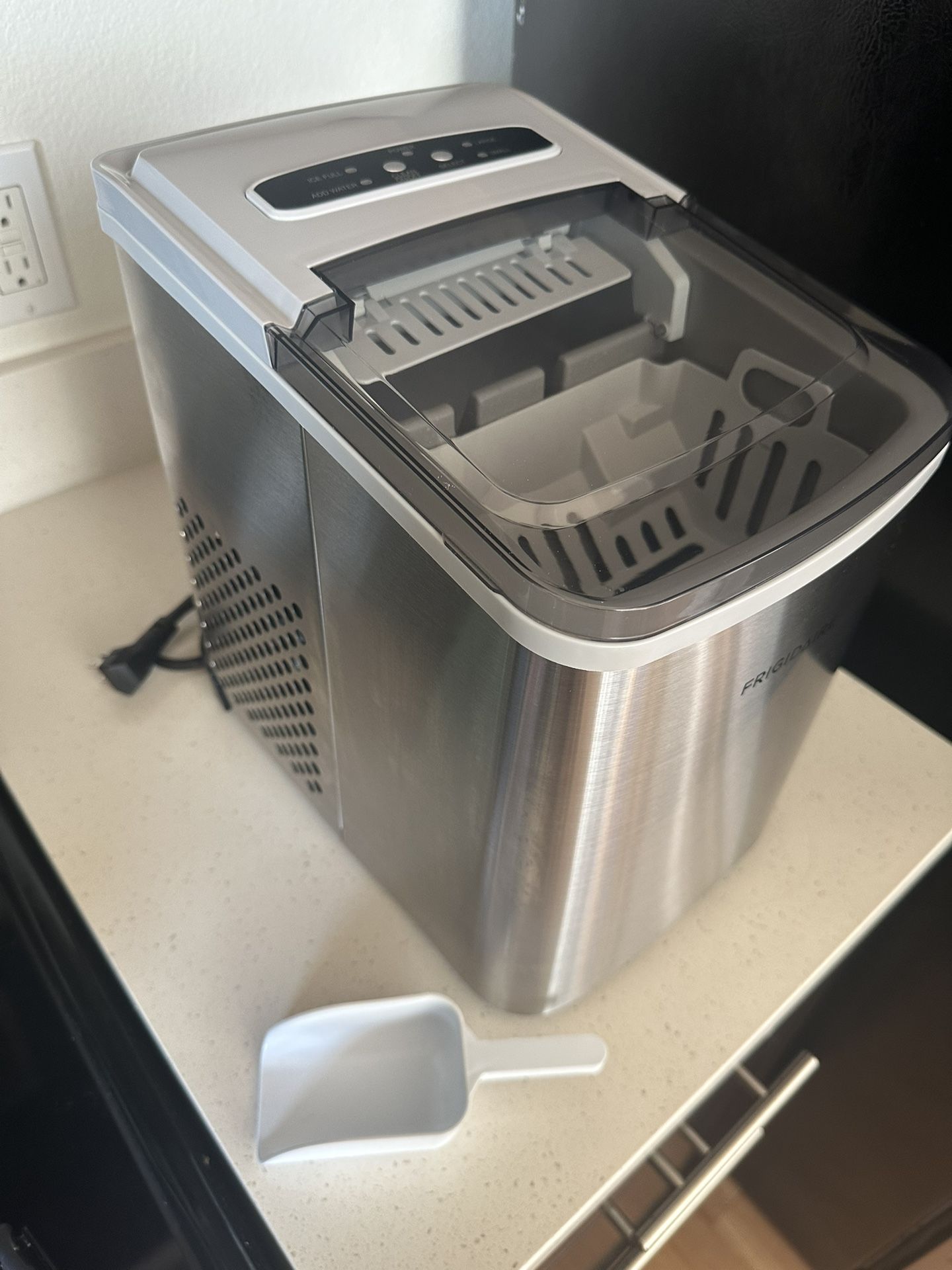 Ice Maker- 2 Size Cubes- Frigidaire