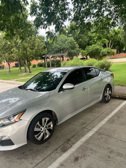 Nissian Altima 2020 2.5 sv sedan 4d