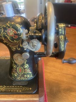 Hand crank Sewing Machine. Singer 66 in Custom Solid Hard Wood Base