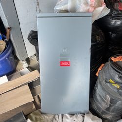 Square D 200A Main Lug load center
