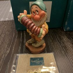 Disney - Snow White Figurine “Bashful”