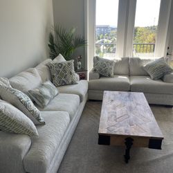 Rooms to Go couch and Loveseat Brand New