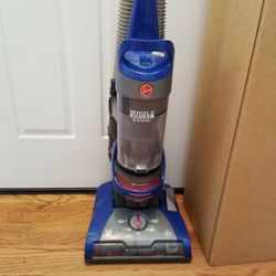 NEW cond HOOVER VACUUM CLEANER WITH  AMAZING POWER SUCTION  , WORKS EXCELLENT  , IN THE BOX 