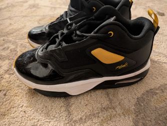 Jordan Stay Loyal 3 Big Kids 6.5