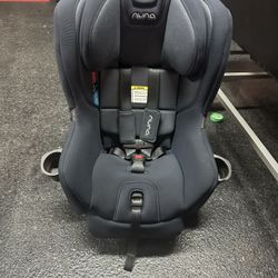 Nuna Car Seat - Navy Blue 