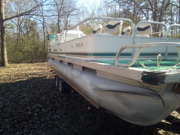 1998 monark pontoon boat 28 lft for Sale in Nashville, TN OfferUp