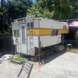 1976 vacationeer Squire camper 