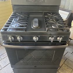 GE® 30" Free-Standing Gas Convection Range with No Preheat Air Fry JGB735FP1DS