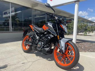 2023 ktm duke 200 / 700 miles