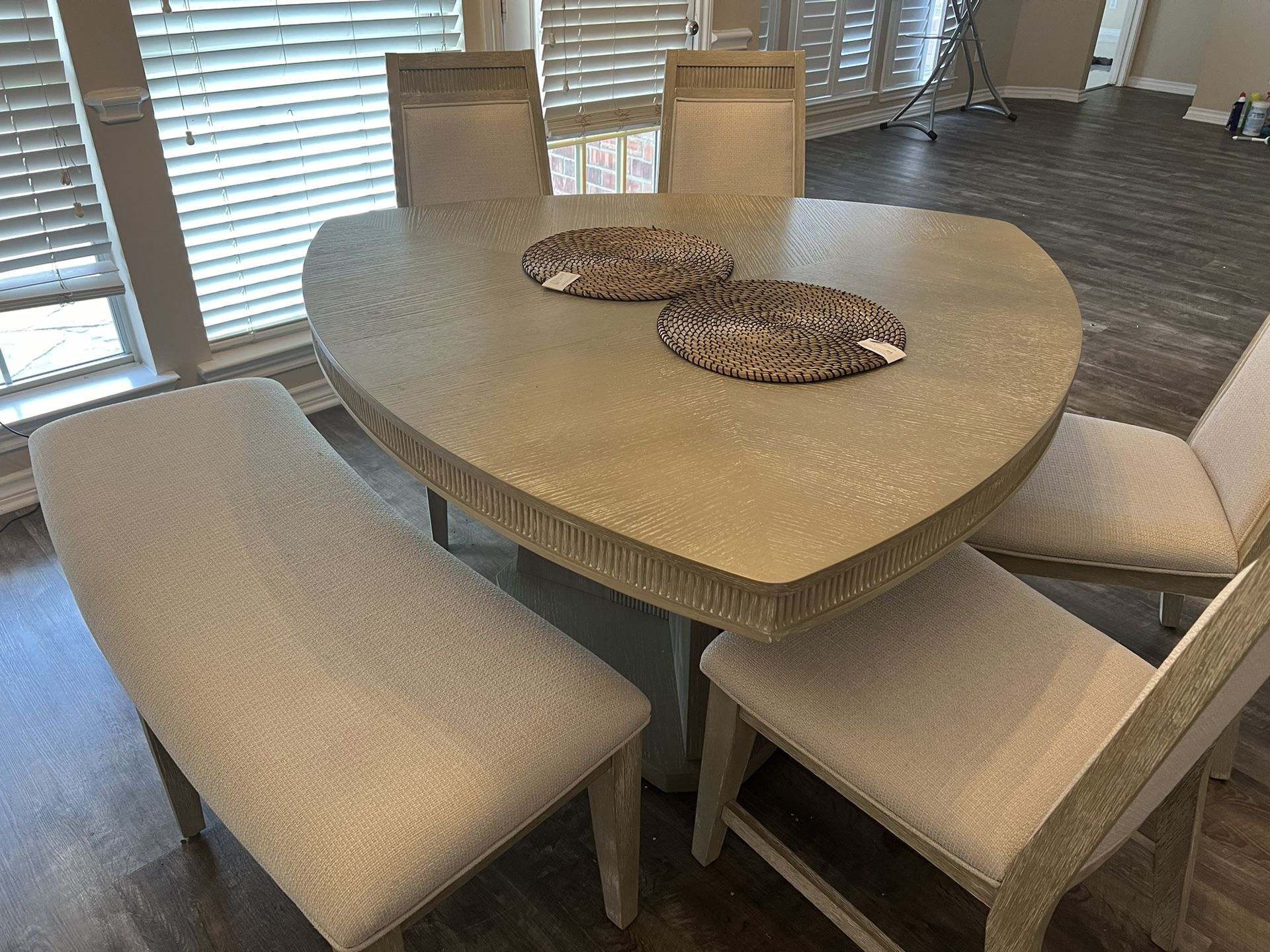 Dining Table/breakfast Table