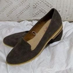 Jellypop - Rhone Taupe Color Flats **New, never worn. Size 7. 