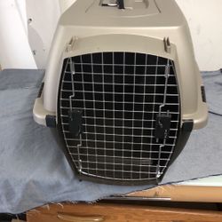 17x17x27”L Almost New Dog Cage