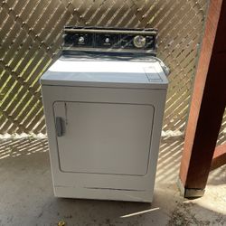 Dryer. Montgomery Ward