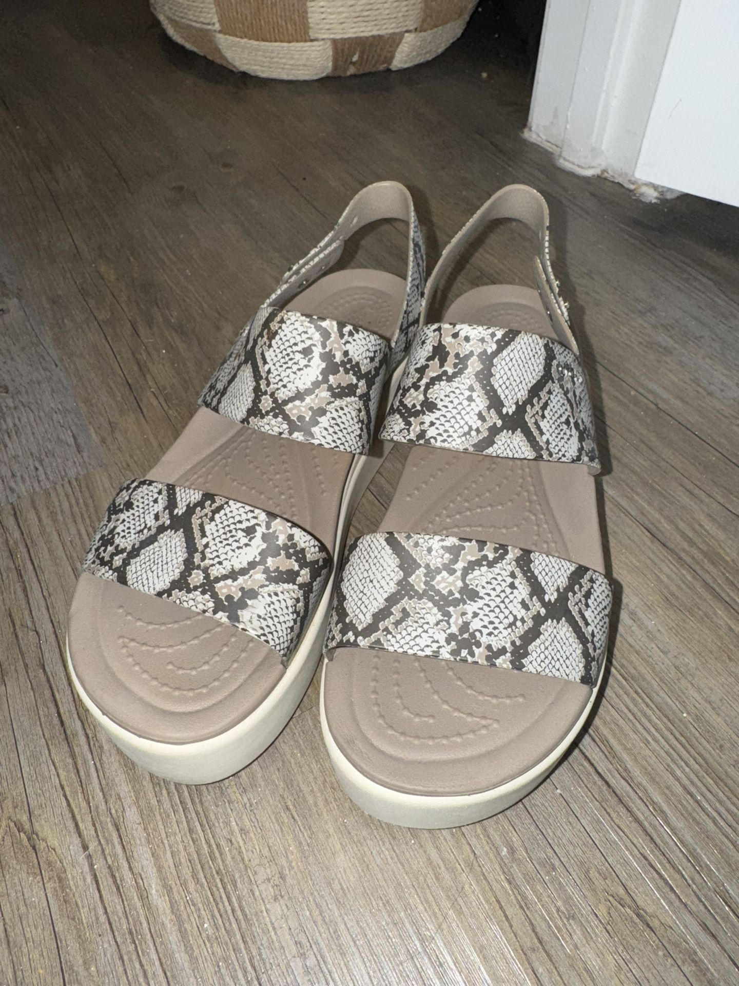 Crocs Brooklyn Low Wedge Women - Multi/Stucco