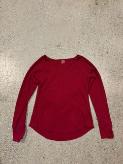 dark red long sleeve light sweater 