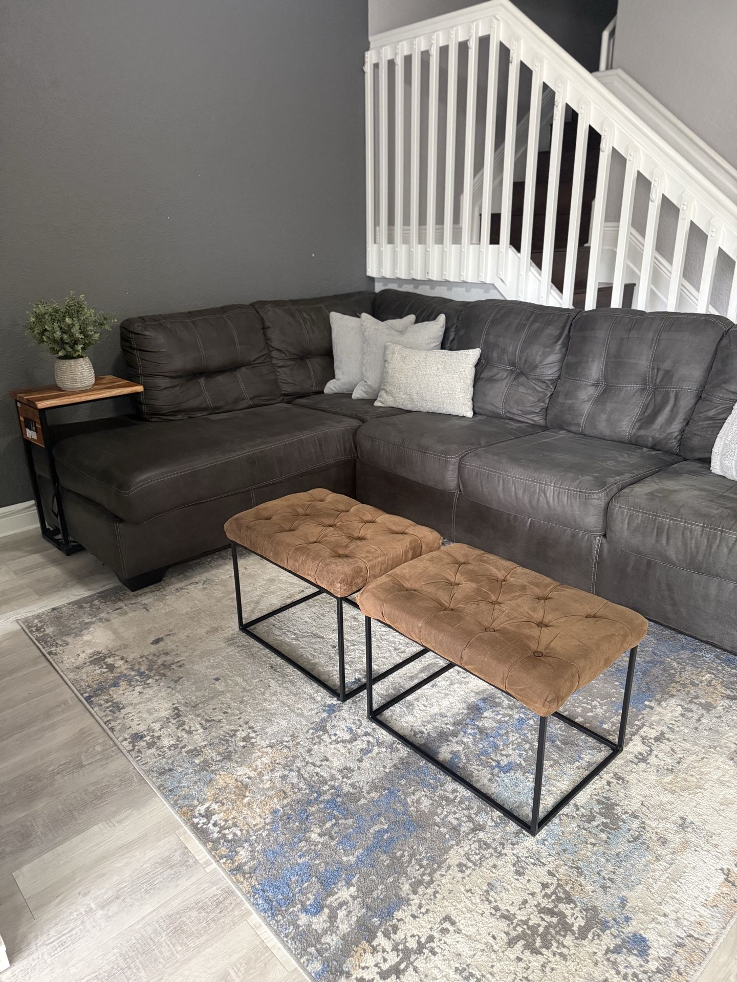 Modern Dark Gray Sectional Sofa with Chaise – Comfortable & Spacious