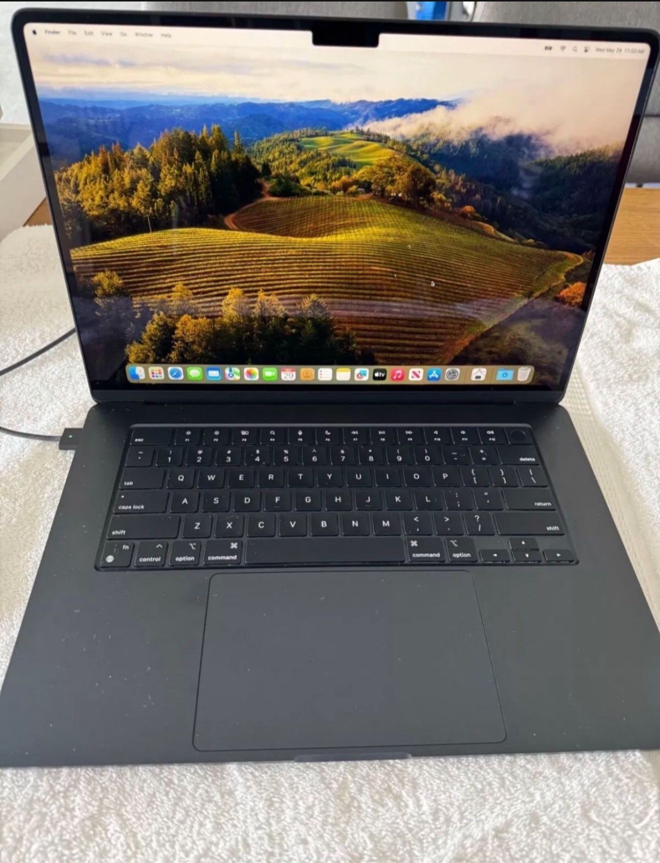 2024 Apple MacBook Air 15 Inch, M3 / 16GB Ram / 512GB SSD