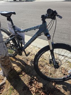Motobecane Hal 5 mountain bike.