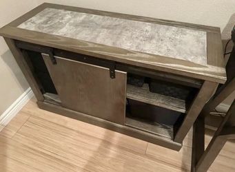 2 MATCHING SHELVES