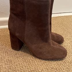 Urban Outfitter Brown suede Boots New