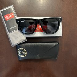 Ray-Ban Wayfarer Sunglasses Black