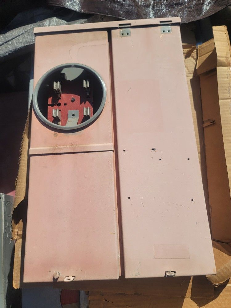 200 Amp Panel Good Used Loaded With Breakers