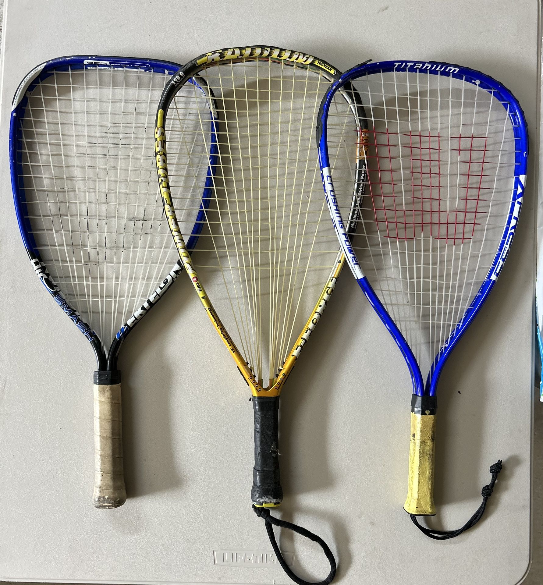 3- Tenis Rackets. E- Force Radium Power Tubes. XPress Crushing Power Titanium. Ektelon Air Smash 950 Power Level