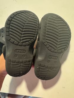 Black Crocs
