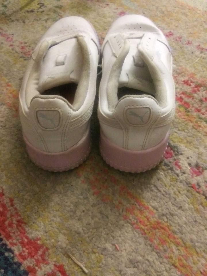 WHITE AND RAINBOW PUMA TENNIES!!