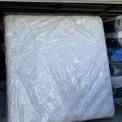 King Size Eastern Euro King Koil Intimate Luxury Firm Euro Top Button Top Kluft Aireloom Hotel Collection Tempurpedic Stearns & Foster Reserve Luxury 