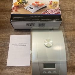 Mainstays Glass Digital  Kitchen Scale Up To 5000g/11 lb with increment of 0.05oz/1g (New)