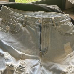 Ripped Jean Short NWT