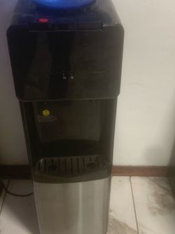 Water dispenser cold / hot