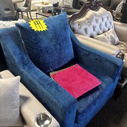 Accent Chair! $199! Last One! ✅☎️🚨 