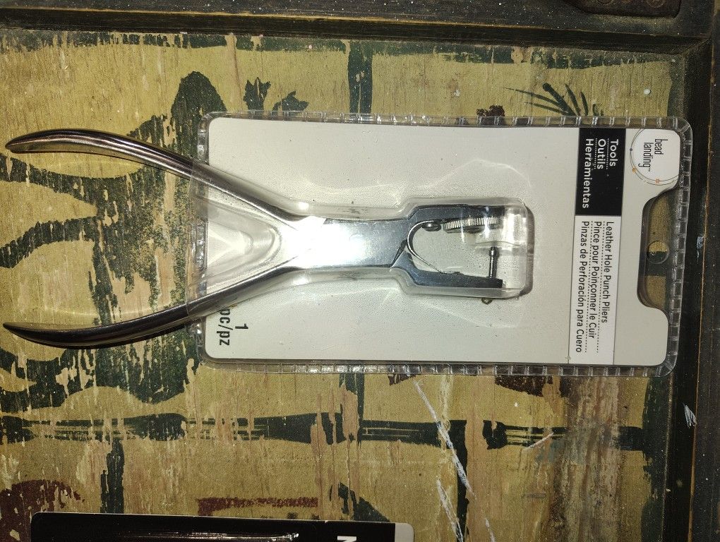 Bead Landing Leather Hole Punch
