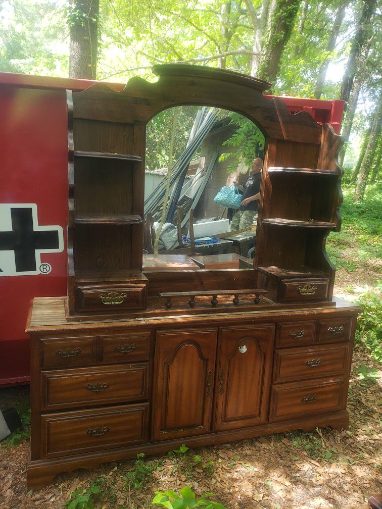 Style mark American long dresser with detachable mirror top. No inside dMake offer want gone today. 