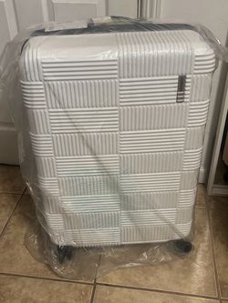 American Tourister Hard Shell Spinner Luggage