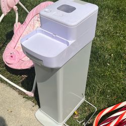 Skip Hop Diaper Pail
