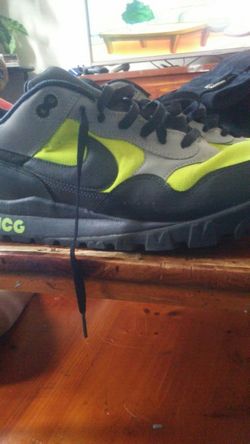 Nikes acg