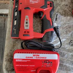 Milwaukee 12v Crow Stapler 