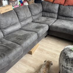 Large Charcoal Sectional w/ Pull Out