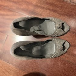 Gucci Peep Toe Shoes Size 7.5