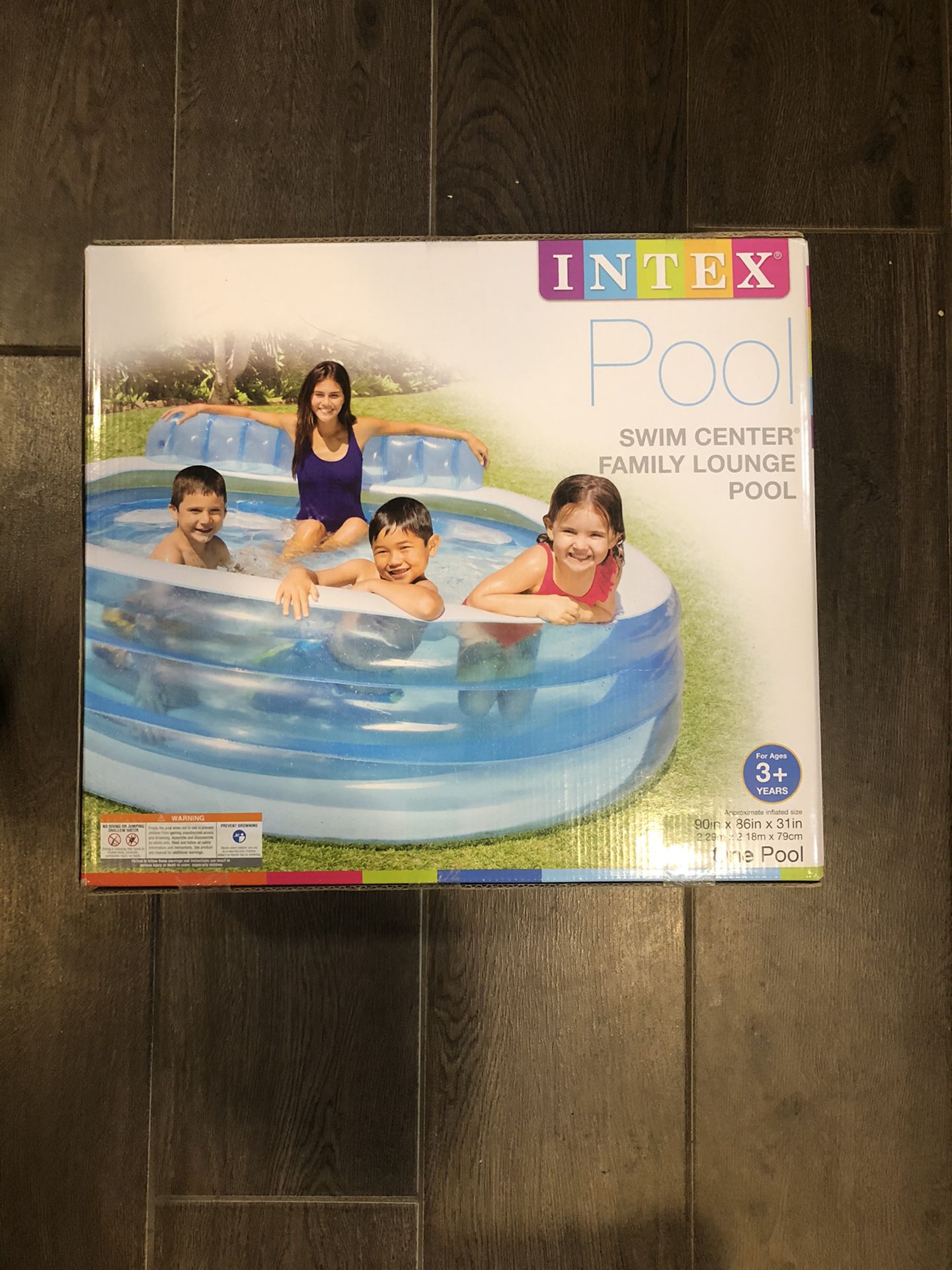 Intex swim center family lounge pool brand new! Will deliver!