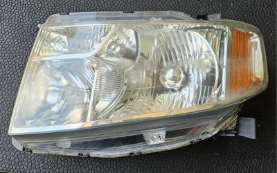 2009-2011  Honda Element Headlight Driver Left Side OEM 33151-SCVA40 2010

Removed from 2011 Element. Headlight have normal wear.