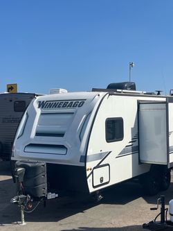 Winnebago 2108tb