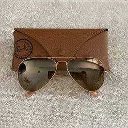Ray-Ban Aviator Sunglasses 