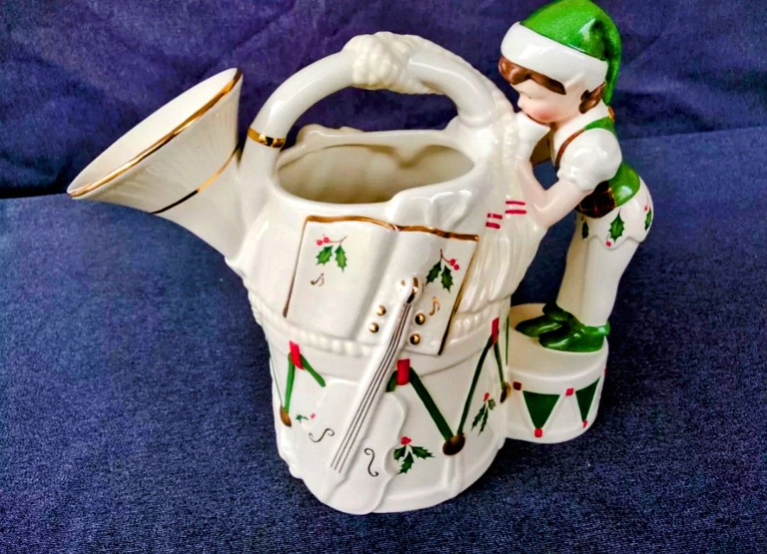 LENOX. Santa's Toy Shop French Horn Pitcher. Christmas.