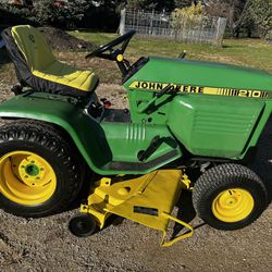 John Deere Lawn tractor 