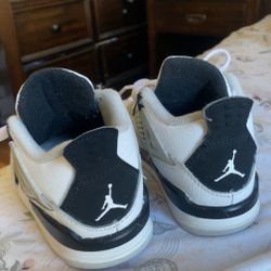 jordan 4 ‘military black’ size 9c